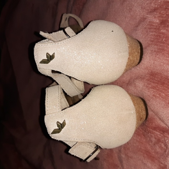 Ugg Sandles - Picture 5 of 7